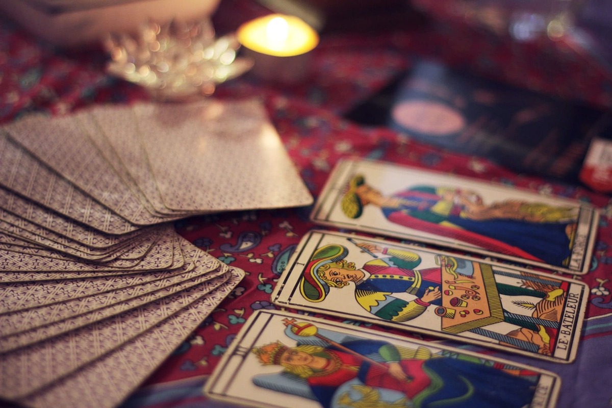 Apprendre à lire les cartes de tarot